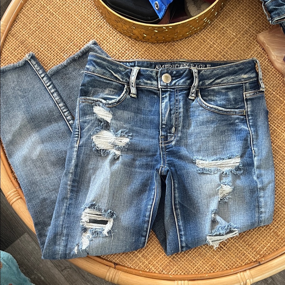 American Eagle Outfitters Women's Ripped Blue Jegging Crop Jeans